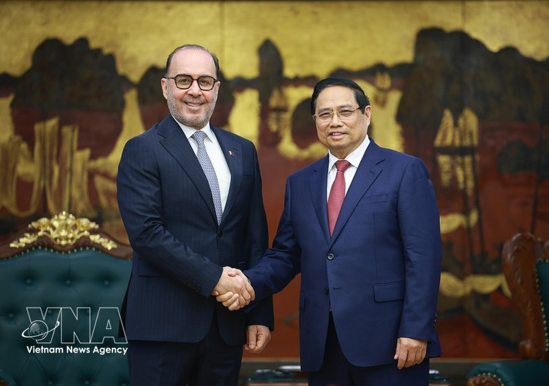 Prime Minister Pham Minh Chinh receives Qatari Ambassador Khalid Ali Abdullah Abel on March 17. (Photo: VNA)