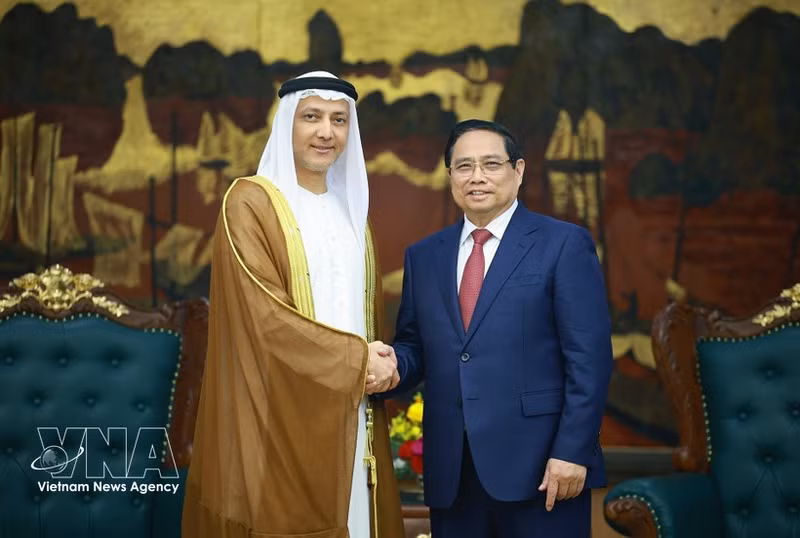 Prime Minister Pham Minh Chinh receives UAE Ambassador to Viet Nam Bader Abdullah Almatrooshi in Ha Noi on March 17, 2026. Photo: VNA