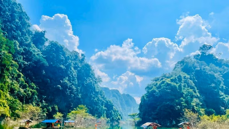 Visitors explore the Dong Lam grassland in Lang Son.