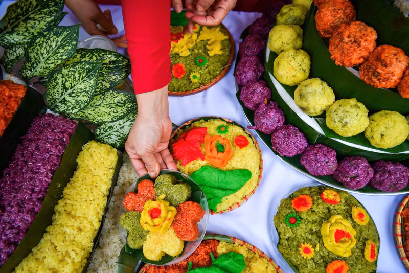 Xoi dishes on display at the traditional Phu Thuong Sticky Rice Festival (Tay Ho, Ha Noi) in 2025. (Photo: THANH DAT)