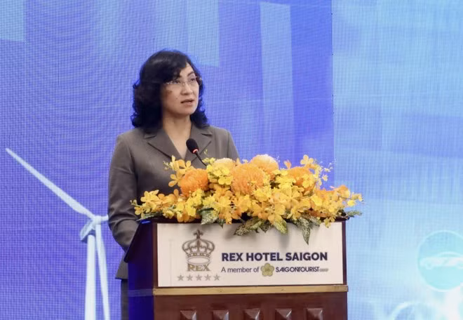 Deputy Minister of Industry and Trade Phan Thi Thang speaks at the forum held in Ho Chi Minh City on October 17. (Photo: VNA)