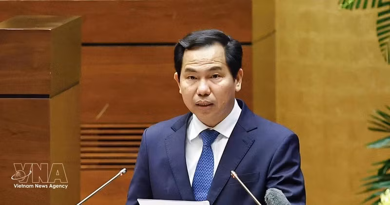 Chairman of the National Assembly Office and Chief of the National Election Council (NEC) Office Le Quang Manh delivers a summary report on the results of the elections for deputies to the 16th National Assembly of Viet Nam and People’s Councils at all levels for the 2026–2031 tenure. (Photo: VNA)