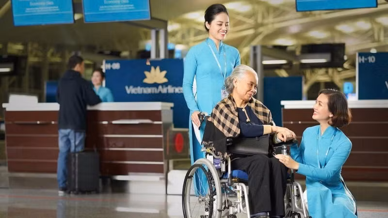 At the Van Xuan Awards 2025, Viet Nam Airlines’ “Van Dam Nang Niu” wins first prize in the television advertising category. (Screenshot)