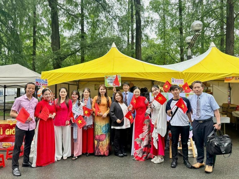 The Saigontourist Group – Vietnam Food Culture Festival attracted thousands of Japanese visitors and overseas Vietnamese living in the Kansai region. (Photo: nhandan.vn)