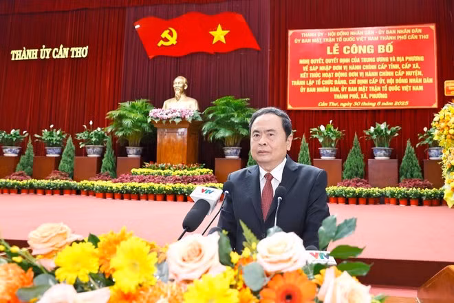 NA Chairman Tran Thanh Man delivers a speech at the ceremony. (Photo: VNA)