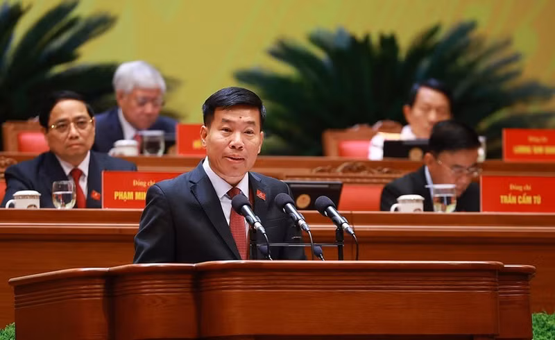 Member of the Party Central Committee, Deputy Minister of Foreign Affairs Nguyen Manh Cuong delivers a presentation at the 14th National Party Congress. (Photo: VNA)
