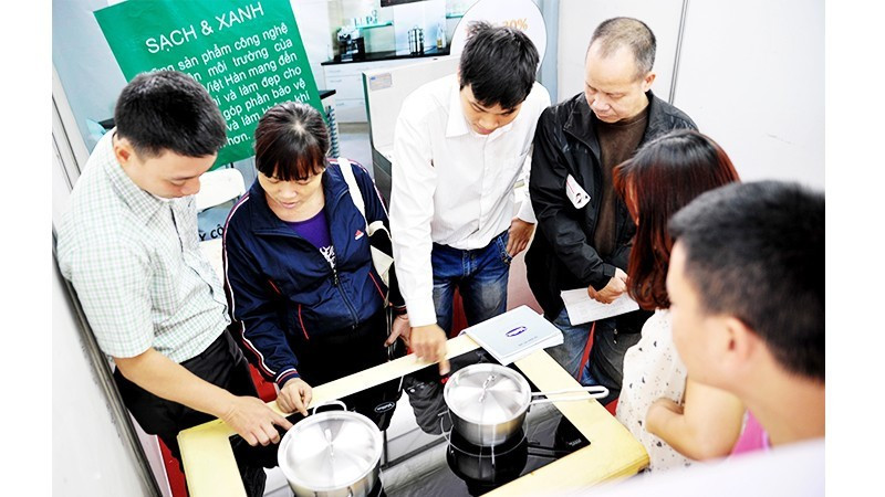 The mechanism for green project verification has been flexibly adjusted, helping enterprises access green capital more easily. Photo: NGUYET ANH