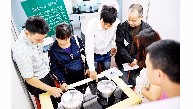 The mechanism for green project verification has been flexibly adjusted, helping enterprises access green capital more easily. Photo: NGUYET ANH