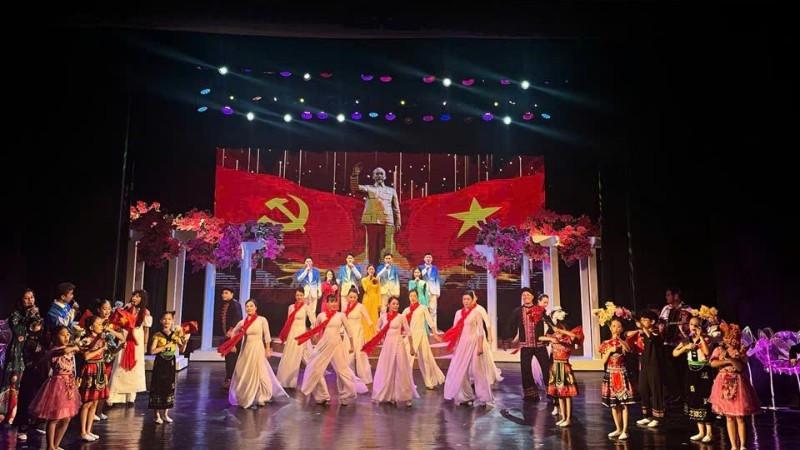 A performance by the Viet Nam Contemporary Arts Theatre. (Photo: Department of Performing Arts)