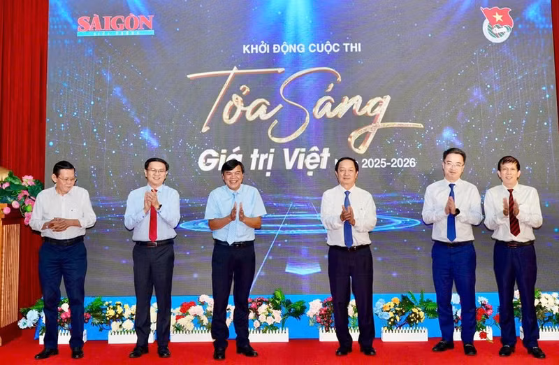 Delegates participated in the official launch ceremony of the Shining Vietnamese Values Contest 2025–2026.