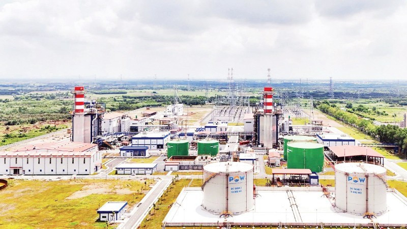 Dung Quat Oil Refinery consistently operates at high capacity to ensure the production and supply of petroleum products to the market.