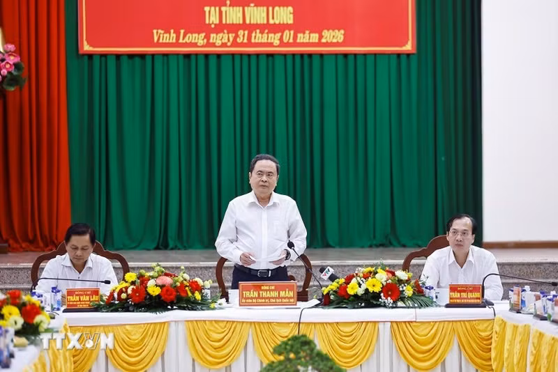 National Assembly Chairman Tran Thanh Man speaks at the working session with the Vinh Long provincial Election Committee on January 31. (Photo: VNA)