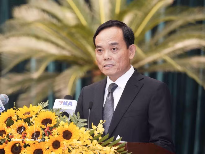 Politburo member and Secretary of the municipal Party Committee Tran Luu Quang speaks at the event. (Photo: VNA)