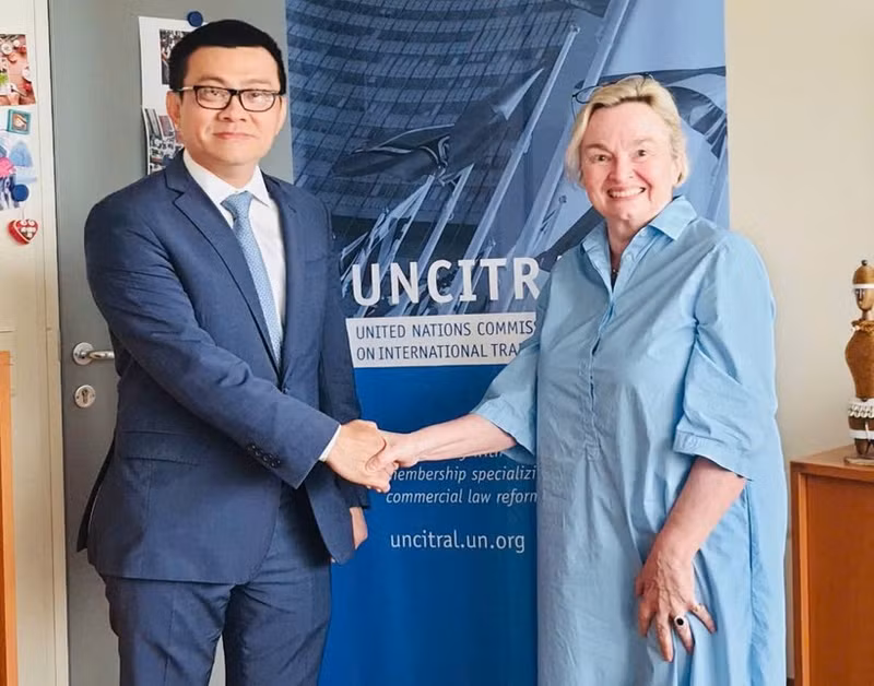 Ambassador Vu Le Thai Hoang receives Anna Joubin-Bret, Secretary of UNCITRAL.
