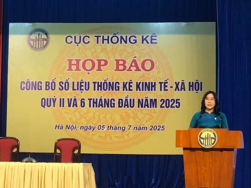 Nguyen Thi Huong, Director General of the General Statistics Office, spoke at the press conference. (Photo: nhandan.vn)