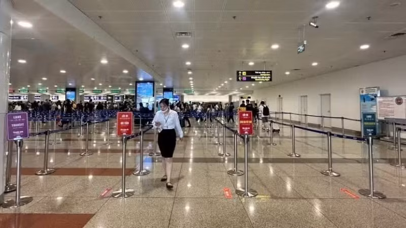 Immigration lane separation at Noi Bai International Airport. (Photo: Noi Bai International Airport)