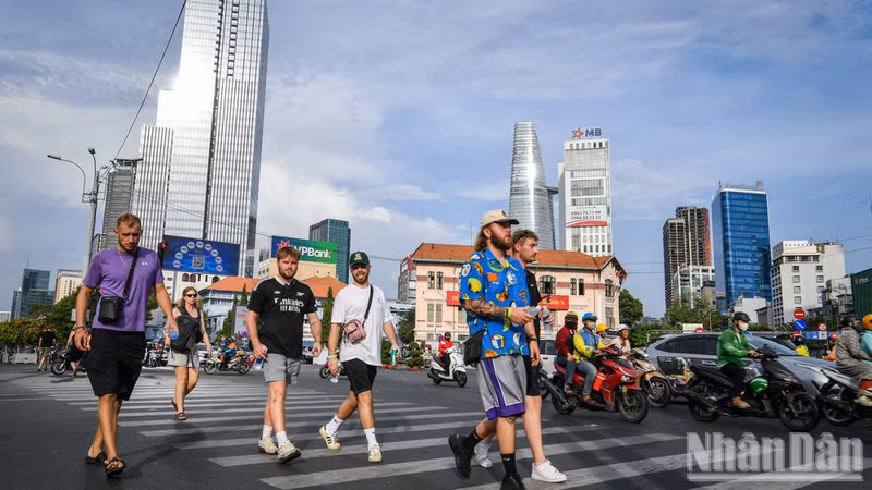Viet Nam receives nearly 13.9 million foreign visitors in seven months. (Photo: nhandan.vn)