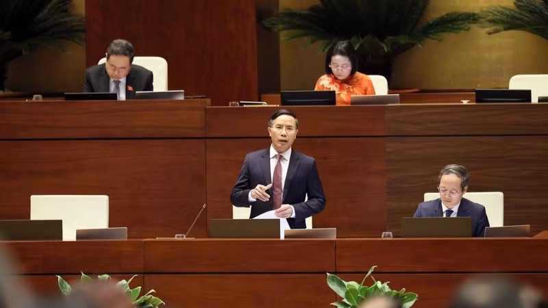 Lawmakers on August 9 discuss a draft law amending and supplementing a number of articles of the Law on the State Bank of Viet Nam, the Law on Anti-Money Laundering and the Law on Credit Institutions. (Photo: VNA)
