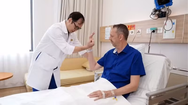 International visitors receive healthcare services in Viet Nam. (Photo: Vinmec)