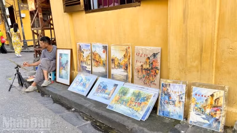 A romantic corner of Hoi An Ancient Town. (Photo: CHIEU ANH)