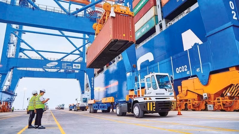 Viet Nam’s exports and imports saw spectacular growth.