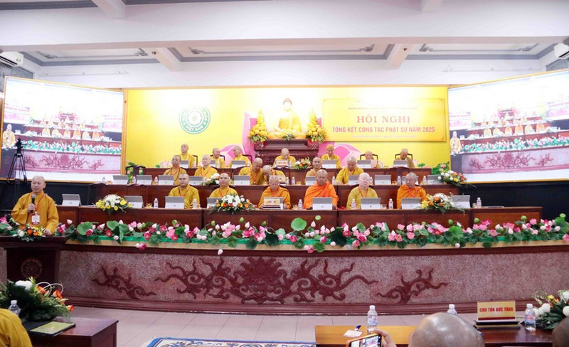 The handover ceremony at the Dinh Ba International Border Gate (Photo: VNA)