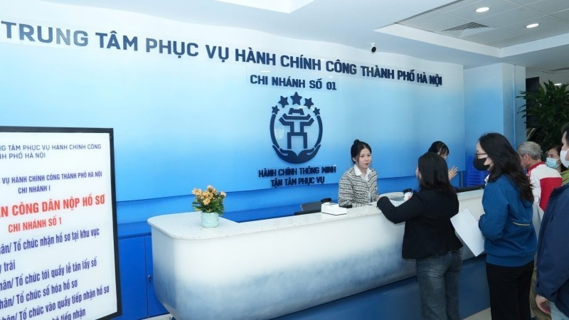 Residents carry out administrative procedures at the Ha Noi City Public Administrative Service Centre.