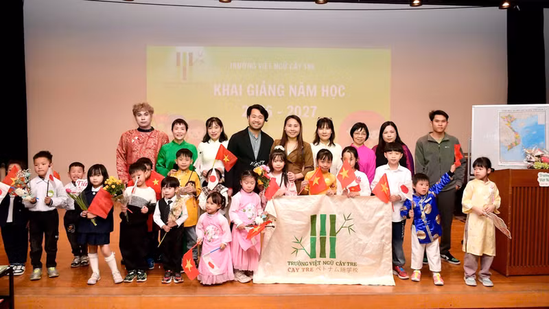 Cay Tre Vietnamese Language School in Osaka, Japan, holds the opening ceremony for the 2026-2027 academic year.
