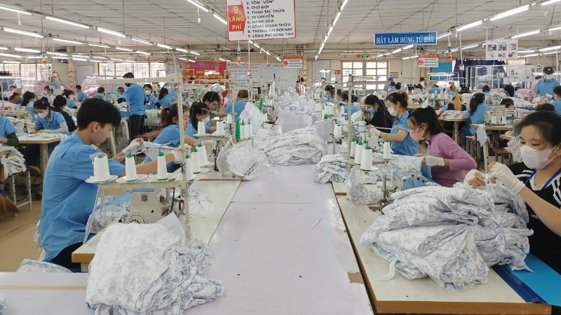 Textile and garment production at Hoa Tho Garment Factory (Quang Ngai). (Photo: nhandan.vn)