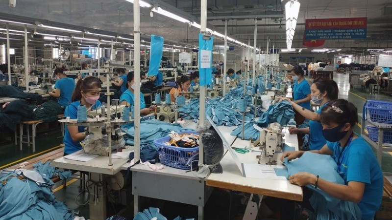 Garment production for export at Hanosimex Dong Van Garment Factory. (Photo: MINH DUC–TRINH BINH)