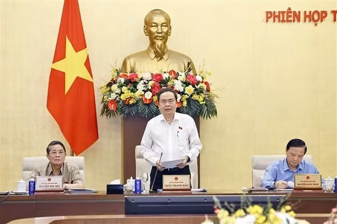 NA Chairman Tran Thanh Man speaks at the meeting. (Photo: VNA)