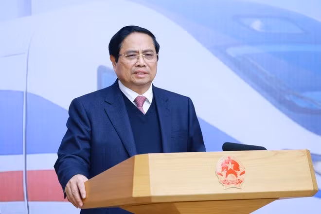 Prime Minister Pham Minh Chinh speaks at the fifth meeting of the steering committee for key national railway projects. (Photo: VNA)