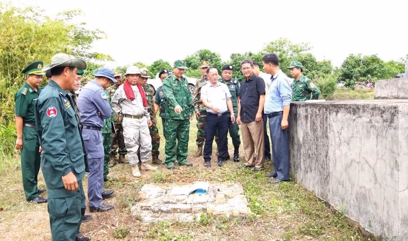Functional forces from both sides conduct on-site supervision.
