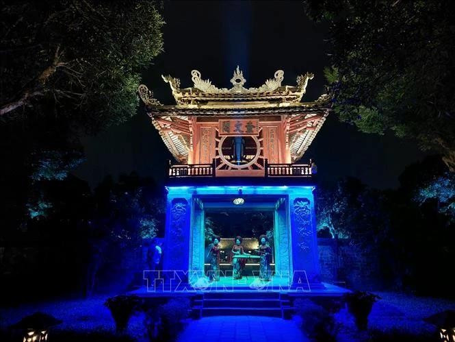 Khue Van Cac attracts tourists with its lighting effects and traditional art performances. (Photo: VNA)