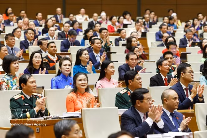 NA deputies at the first sitting of the 16th National Assembly in Ha Noi on April 6. (Photo: VNA)