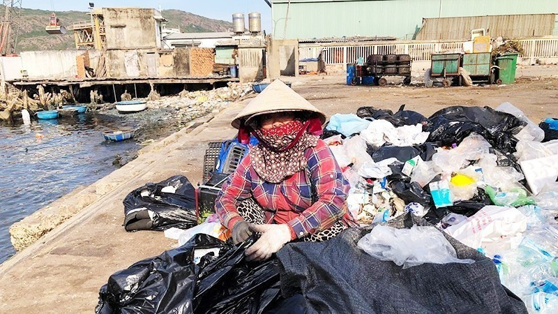 Plastic waste collection at a port in Quy Nhon (former). (Illustrative photo)