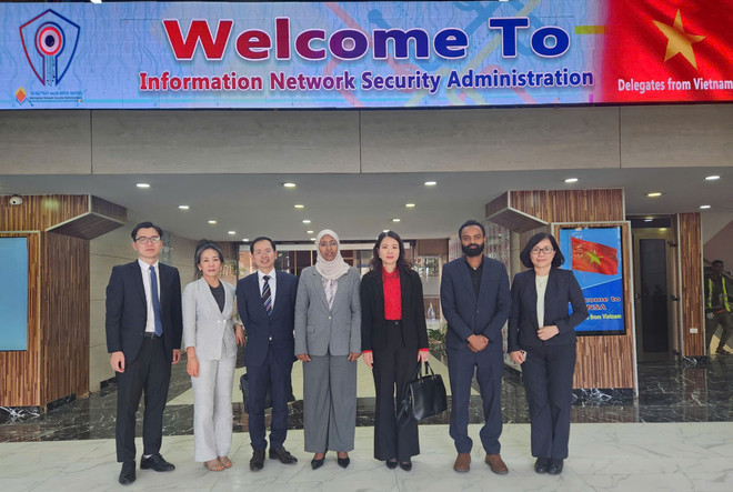 While in Addis Ababa, Vietnamese Deputy Minister of Foreign Affairs Nguyen Minh Hang visits the Information Network Security Administration (INSA). (Photo: Ministry of Foreign Affairs) While in Addis Ababa, Vietnamese Deputy Minister of Foreign Affairs Nguyen Minh Hang visits the Information Network Security Administration (INSA). (Photo: Ministry of Foreign Affairs)