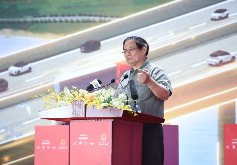 Prime Minister Pham Minh Chinh assessed that these are two important projects which are very meaningful to Thai Binh province and the region.