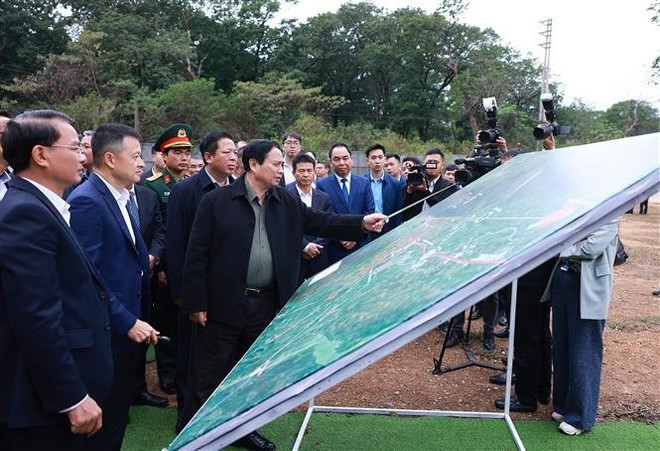 Prime Minister Pham Minh Chinh inspects the Tam Dao 2 eco-resort project in Dai Dinh town, Tam Dao district of Vinh Phuc (Photo: VNA) Prime Minister Pham Minh Chinh inspects the Tam Dao 2 eco-resort project in Dai Dinh town, Tam Dao district of Vinh Phuc (Photo: VNA)