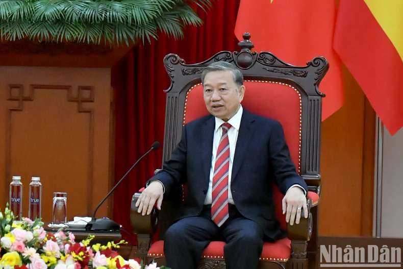 [In Pictures] Party chief To Lam receives Spanish Prime Minister Pedro Sánchez ảnh 2