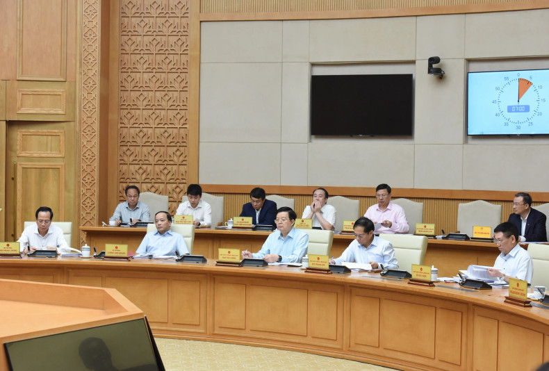 Government members attend the meeting. Government members attend the meeting.