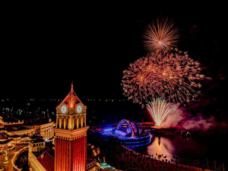 Sunset Town in Phu Quoc welcomes visitors with two firework shows in one night every day.