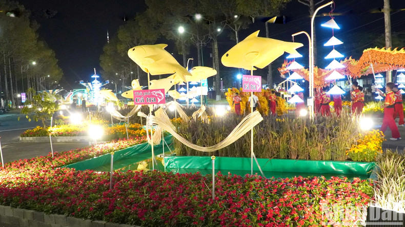 A series of large and small scenes are delicately designed and imbued with the cultural essence of interweaving tradition and modernity in the Land of Pink Lotus. A series of large and small scenes are delicately designed and imbued with the cultural essence of interweaving tradition and modernity in the Land of Pink Lotus.