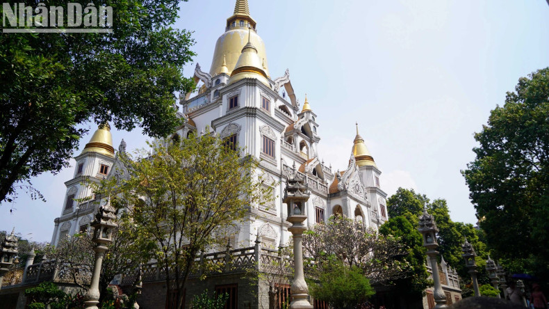 Recently, Buu Long Pagoda was honoured by the US National Geographic as one of the 10 most beautifully designed Buddhist structures in the world. Recently, Buu Long Pagoda was honoured by the US National Geographic as one of the 10 most beautifully designed Buddhist structures in the world.