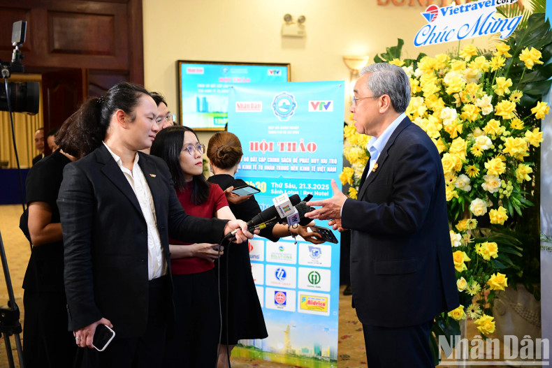 [In Pictures] Overview of workshop on removing policy shortcomings to promote role of private economy in Vietnam ảnh 1