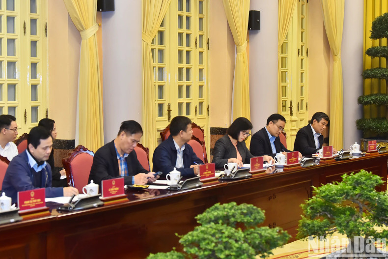 [In Pictures] State President works with Ministry of Foreign Affairs ảnh 3