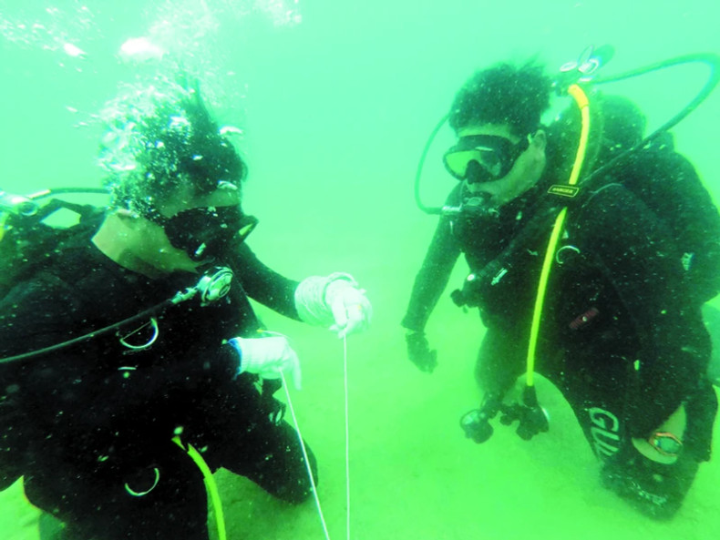 Frogman Commandos in Training