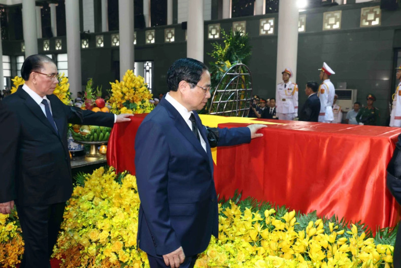 The respect-paying ceremony of General Secretary of the Communist Party of Vietnam Central Committee Nguyen Phu Trong is organised in the national mourning etiquette at the National Funeral Hall, No. 5 Tran Thanh Tong, Hanoi, from 7 AM to 10 PM on July 25 and from 7 AM to 1 PM on July 26, 2024. (Photo: VNA) The respect-paying ceremony of General Secretary of the Communist Party of Vietnam Central Committee Nguyen Phu Trong is organised in the national mourning etiquette at the National Funeral Hall, No. 5 Tran Thanh Tong, Hanoi, from 7 AM to 10 PM on July 25 and from 7 AM to 1 PM on July 26, 2024. (Photo: VNA)