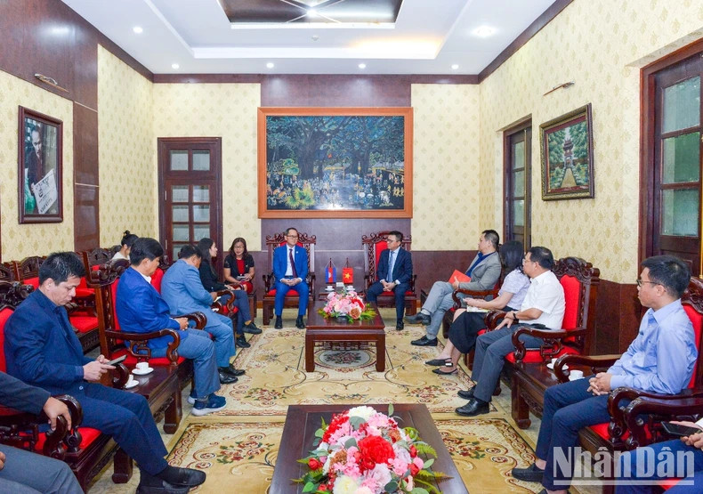 An overview of the reception.