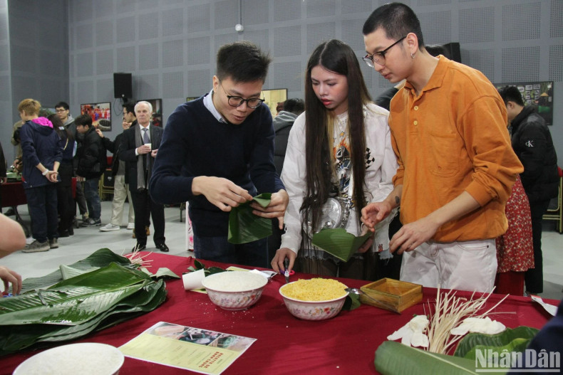 The event is expected to create an opportunity for Vietnamese youths to experience a truly traditional Tet, while maintaining the excellent cultural traits of the nation.